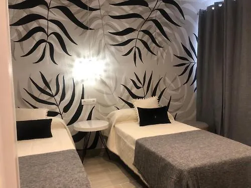 Hostal El Caprichito Marbella Spagna
